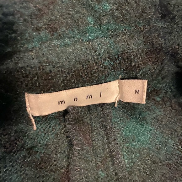 MNML: Loose Woven Flannel Shirt - Picture 3 of 4